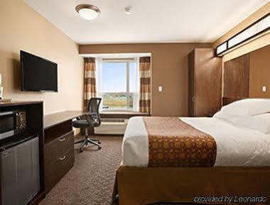 Microtel Inn & Suites By Wyndham Blackfalds מראה חיצוני תמונה