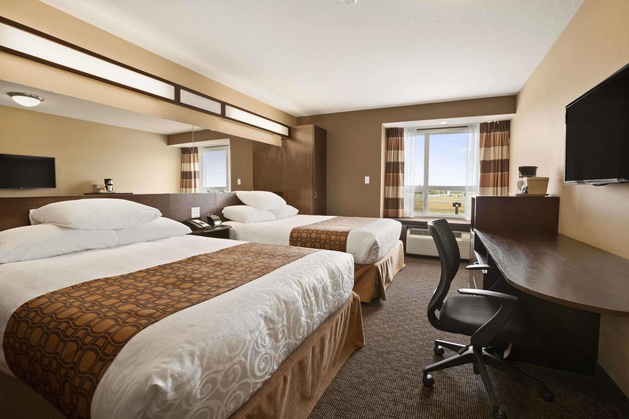 Microtel Inn & Suites By Wyndham Blackfalds מראה חיצוני תמונה