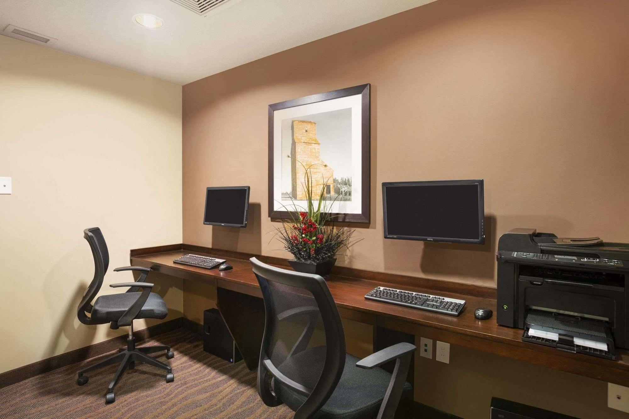 Microtel Inn & Suites By Wyndham Blackfalds מראה חיצוני תמונה